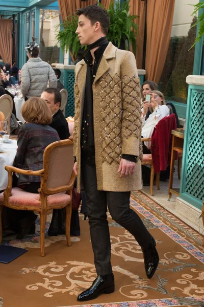Look 38